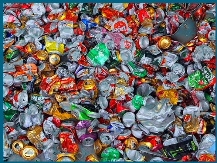 Latas de alumínio recuperadas